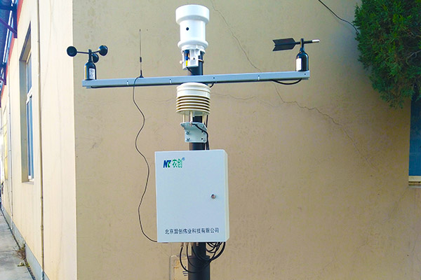 便攜式自動氣象站圖片2 便攜式自動氣象站圖片2