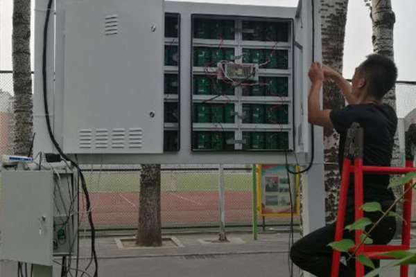 校園太陽能自動(dòng)氣象站圖片3