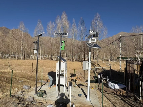 森林蟲(chóng)害監(jiān)測(cè)設(shè)備圖片4